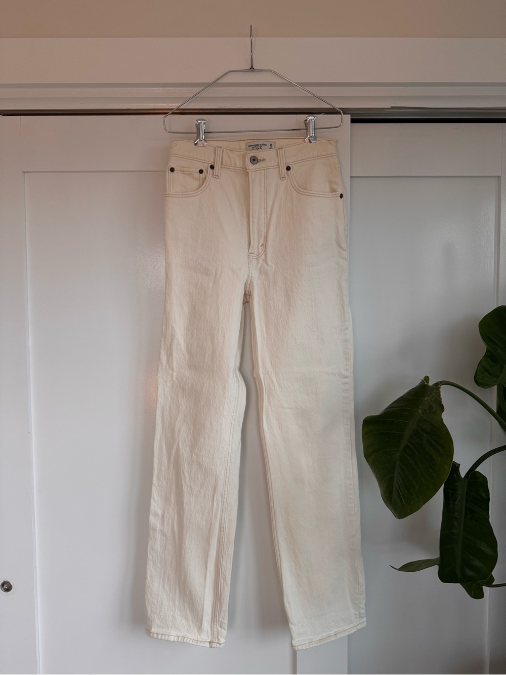 Abercrombie 90s High Rise Straight Jeans - Cream - 26